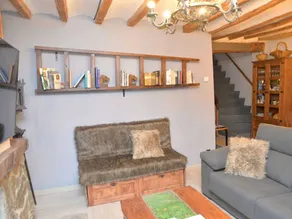 Apartment with terrace - Image 3