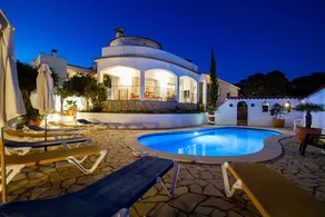 Voll ausgestattete Villa mit Grill, privatem Pool und Garten - Image 2