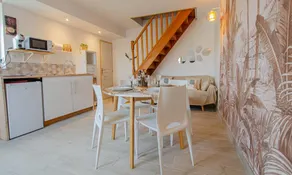 Gite with terrace, barbeque & garden - Image 2