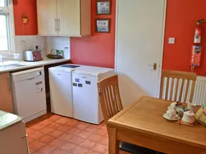 Cottage with garden - Image 4
