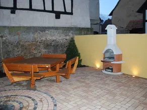 Maison avec jardin et barbecue - Image 5