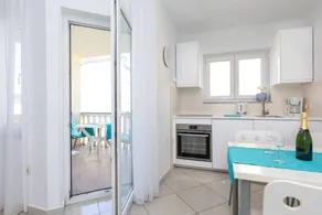 Flat with 1 room for 4 persons - Image 3