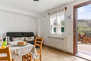 Flat with BBQ, terrace & garden | Mountain view - Image 2