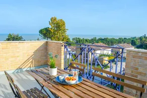 Appartamento con giardino, terrazza e piscina | Vista sul mare - Image 2