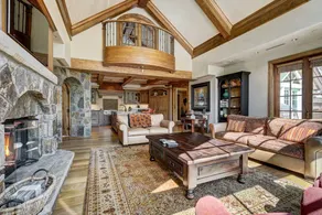 Golden Peak Luxury 4 BR Penthouse - Ski-in/out by RedAwning - Image 4