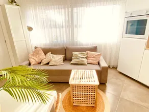 Charmante maison de vacances entièrement équipée avec terrasse et internet haut débit | Vue plage | Plage à proximité | Avec animaux autorisés - Image 3