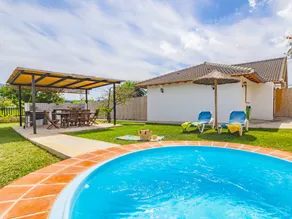 Cottage with barbecue, garden & private pool | Mountain view - Image 2