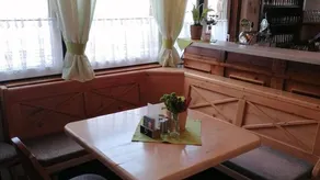 Children-friendly holiday apartment with garden - Image 2