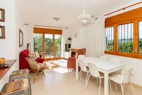 Familienorientierte Villa mit privatem Pool - Image 2
