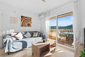 Voll ausgestattete schöne Ferienwohnung mit Pool und Garten - Image 5
