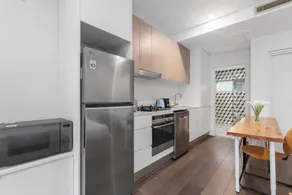Beachside 2-Bed Apartment in Coogee - Image 5