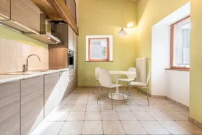 Apartment with terrace & garden | City view - Image 5