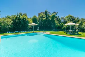 Holiday home with pool, terrace & garden - Image 2