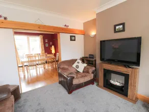 Cottage with garden | Beach view - Image 2