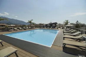 Holiday apartment with terrace & pool - Image 4