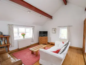 Fully equipped cottage with garden & barbecue | Pets allowed - Image 3