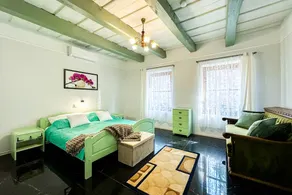 Holiday home with terrace & garden - Image 4