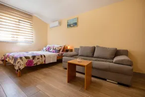 House with barbecue & garden - Image 4
