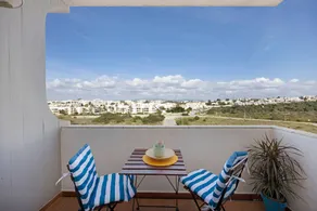 Flat with garden | Lake view - Image 4