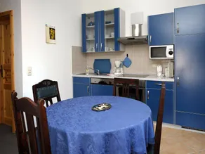 Appartamento con griglia, giardino e terrazza | Vista sul giardino - Image 2