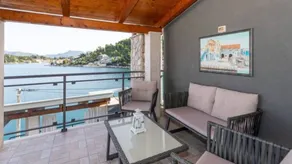 Villa with BBQ, terrace & garden - Image 5