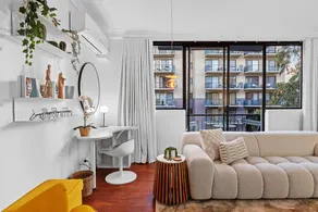 Spacious Homely Apartment Close to Everything - Image 4