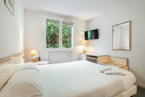 Double Room Nº101 with Shared Terrace, Wi-Fi and Air Conditioning - Image 2