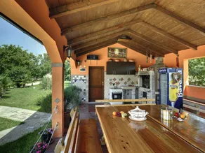 Casa vacacional con terraza, piscina privada y sauna - Image 5