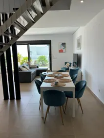 Agréable maison de vacances entièrement équipée avec internet haut débit, jardin et piscine | Vue montagne | Avec animaux bienvenus - Image 2
