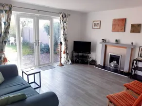 Holiday home with garden & jacuzzi - Image 5