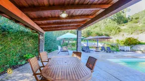 Villa avec jardin et piscine privée | Vue piscine - Image 3