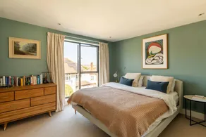 Family-oriented pleasant house with fast internet & garden - Image 4