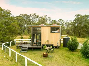 Peaceful Tiny House Rental for Glamping in New South Wales - Image 2