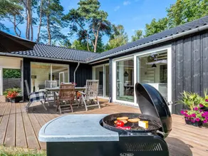 Family-friendly pleasant house with terrace & barbecue | Next to the beach - Image 4