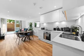 Familienfreundliche Wohnung mit schnellem Internet und Garten - Image 3