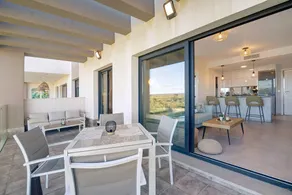 Appartement de vacances convivial et familial avec jardin, terrasse et piscine | Vue ville | À côté de la plage - Image 5