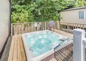 Oak 3 Hot Tub + Private Garden - Image 2