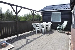Holiday home with terrace, garden & BBQ - Image 4