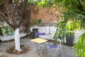 Apartment with terrace - Image 2