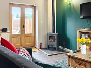 Child-friendly cottage with BBQ & garden | Pet-friendly - Image 3
