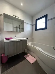 Flat with terrace - Image 4