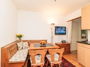 Apartment Chesa il purtretin by Interhome - Image 4