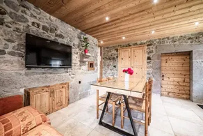 Holiday apartment with garden & barbecue | Mountain view - Image 3