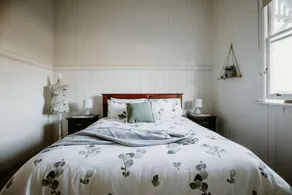 Stunning Cabin with Fireplace Perfect for a Weekend Getaway from Brisbane - Image 4