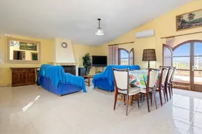 Holiday Home 'Josefina Y Tomas' with Sea Views, Wi-Fi - Image 4