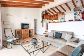 Villa with BBQ, terrace & private pool - Image 5