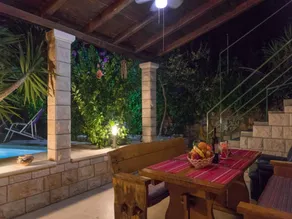 Fully equipped villa with private pool & terrace - Image 2