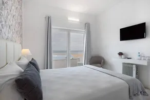 Charmante chambre privée avec internet haut débit | Vue plage | À côté de la plage - Image 5