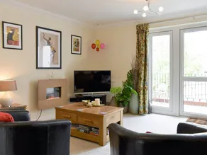 Cottage with garden & BBQ - Image 2