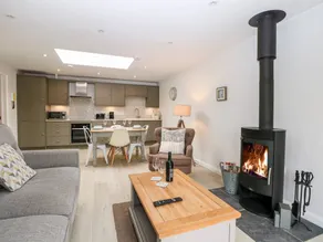 Cottage convivial et familial avec piscine et jardin - Image 4